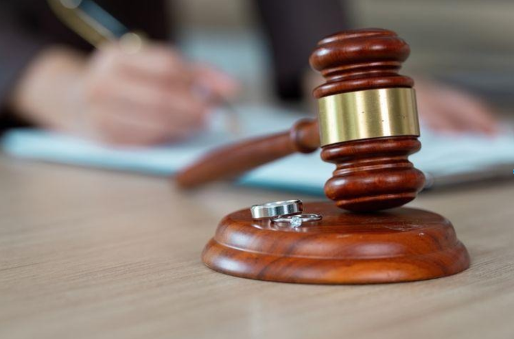 Your First Meeting with a Divorce Lawyer