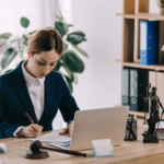 When to Acquire the Services of Commercial Lawyers